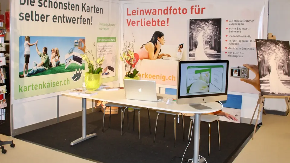 Messestand von Posterkönig und Kartenkaiser an der Hochzeitsmesse